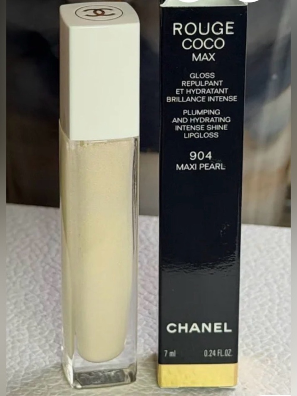 CHANEL Rouge Coco Max Lip Gloss — Maxi Pearl

* Discontinued…..Rare Find!!!